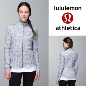 LIKE NEW Lululemon Petite Fleur Silver Spoon Forme